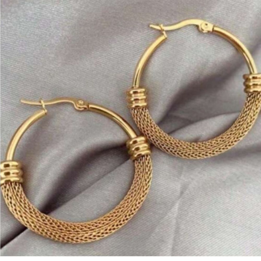 18K Plated Gold Mesh SnapBack Hoop Earrings - Picture 5 of 5